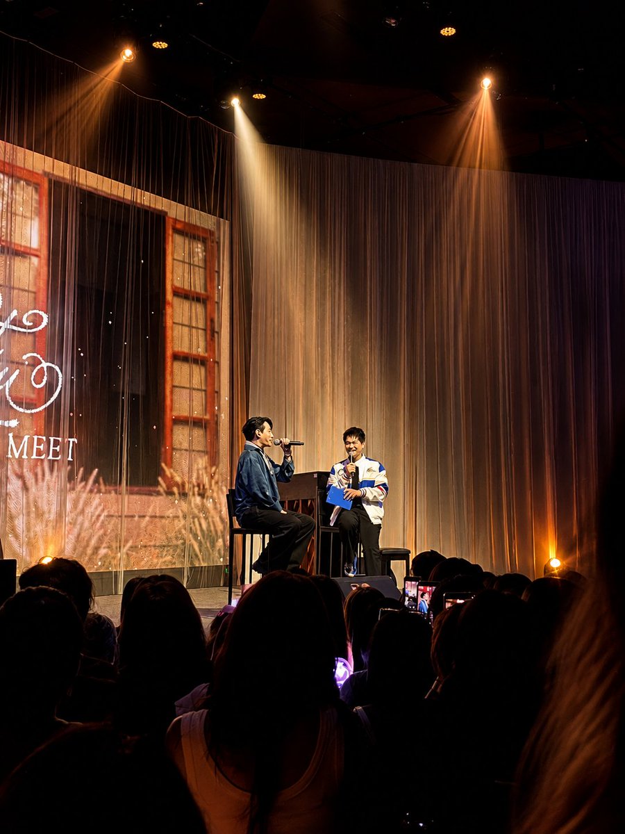 pepperminxpalit's tweet photo. การได้เห็นเฮียอยู่บนเวทีอีกครั้ง เป็นภาพที่อยากเก็บไว้ในความทรงจำไปตลอดเลย
แค่ได้เห็นรอยยิ้ม ได้เห็นเฮียพูด ได้เห็นเฮียอยู่ตรงนั้นอีกครั้ง
ก็รู้สึกว่าช่วงเวลาที่รอคอยมานาน มันคุ้มค่ามากจริง ๆ
ขอให้ภาพของเฮียบนเวทีแบบนี้ เป็นภาพที่ได้เห็นไปอีกนาน ๆ เลยนะ 🤍✨ https://t.co/J2iwq9opYH