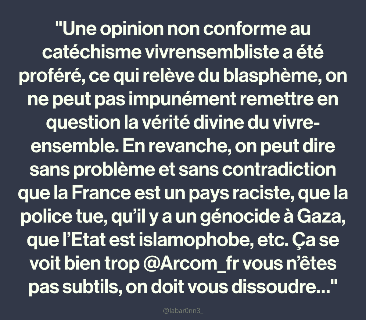 Outofnone1's tweet photo. ◽️ L'antisémitisme explose et les Français juifs fuient toutes les banlieues et toutes les métropoles islamisées. C'est un fait, et c'est documenté depuis près de 20 ans. De plus, Roubaix, très islamisée, est maintenant dirigé par un des pires islamo-gauchistes qui soit, soutien de terroristes antisémites et du Hamas.

Franz-Olivier Giesbert @fogiesbert a donc dit à raison qu'il "n'aimerait pas être juif à Roubaix". Ce n'est ni faux, ni diffamatoire, ni islamophobe ou je ne sais quoi. Et contrairement à ce que dit l'Arcom (qui, donc, ment éhontément dans son jugement), ces propos reposent sur des "éléments sourcés ou étayés".

L'@Arcom_fr sanctionne donc l'expression de la vérité. Oui, on en est là de la dérive bien-pensante de la secte "antiraciste" macroniste.

C'est la religion du déni (il ne faut rien dire de mal des musulmans ou remettre en question le Saint Vivre-ensemble), et quiconque ose dire la vérité est un blasphémateur qu'il faut condamner.