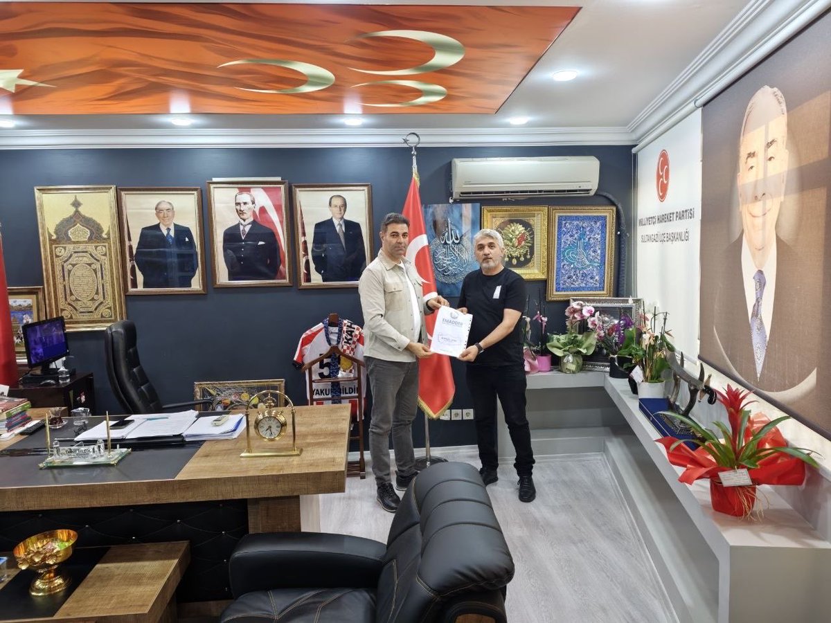 EmadDernegi's tweet photo. 📍 EMADDER’DEN MHP SULTANGAZİ İLÇE BAŞKANLIĞI’NA ZİYARET

@_MHPistanbul_ 
@BBvolkanyilmaz 
@_MHP_sultangazi 
@MHPYakupBildik

Emeklilikte Adalet Derneği Yönetim Kurulumuzdan katılım sağlanarak, MHP Sultangazi İlçe Başkanı Sayın Yakup Bildik makamında ziyaret edildi.

Görüşmede kademeli emeklilik mağduriyeti detaylarıyla aktarıldı, dosyamız takdim edilerek mücadelemize destekleri talep edildi.

Ayrıca 9 Ağustos 2026 Pazar günü gerçekleştirilecek İlçe Başkanlığı Seçim Kongresi için başarı ve hayırlı olsun dileklerimiz iletildi.

Sayın Yakup Bildik’e nazik ev sahipliği ve ilgileri için teşekkür ederiz.

Emeklilikte Adalet Derneği (EMADDER)

@MHP_Bilgi 
@dbdevletbahceli 
@E_SemihYalcin
@PrfDrFilizKilic
@arzuerdemtc
@MKalayci42
@ifarukaksu
@buyukataman
@erkanakcay45
@KarakayaMevlut
@M_Levent_Bulbul

@EmadDernegi
@EMADDER_KADEME
#HükümetKademeyiVer