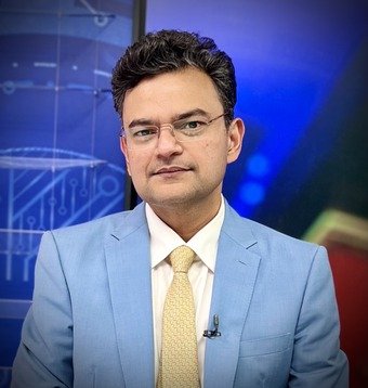 darab_farooqui's tweet photo. You all will love this!!!

Anand Ranganathan has built a career on savaging Nehru. Scroll his timeline. Nehru, dawn to dusk, and never a kind word.

Now look at this.

In 1992 he went up to Cambridge on the Nehru Centenary Fellowship, an award linked to the Jawaharlal Nehru Memorial Fund, the trust created in 1964 to keep Nehru's legacy burning, with Nehru's own daughter, Indira Gandhi, installed as its founding secretary.

He came home. And today he draws his salary as a professor at Jawaharlal Nehru University.

A fellowship in Nehru's name. A day job at a university in Nehru's name. 

And a public brand built on flaying the man both are named after.

Show me a bigger 'Namak Haraam'.