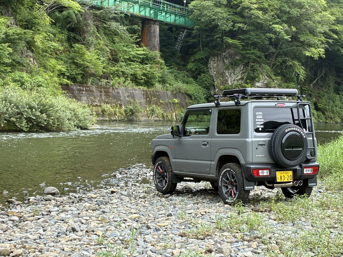 cb400sbMK's tweet photo. 今日も日中暑かったので☀️
ジムニーで川辺を散策‼️
魚も暑くて跳ねていました🐟💦 https://t.co/yoiLf3gn7l