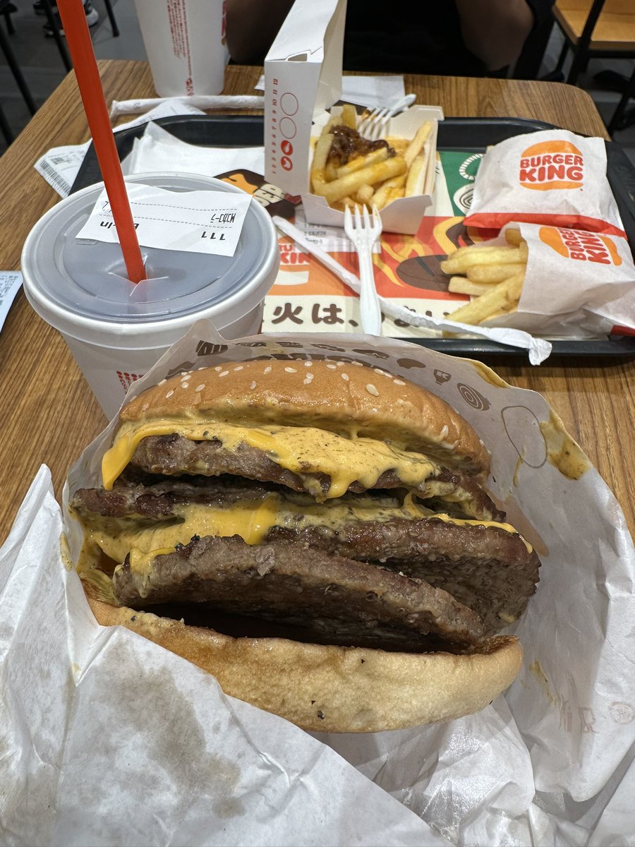 mr_tbk4's tweet photo. 脅威の肉4枚 https://t.co/ch6p8BqrDR