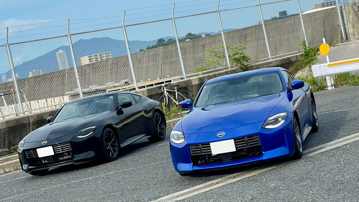 mrk01000's tweet photo. 実は本日、つんちゃんさん(@RZ34_400Z_LB )のZと並べさせて頂きました！
横乗りもさせて貰いましたが、500馬力超の加速と音は強烈でした…
お忙しい中大変ありがとうございました！！🙇‍♂️ https://t.co/tDeXreOEpc