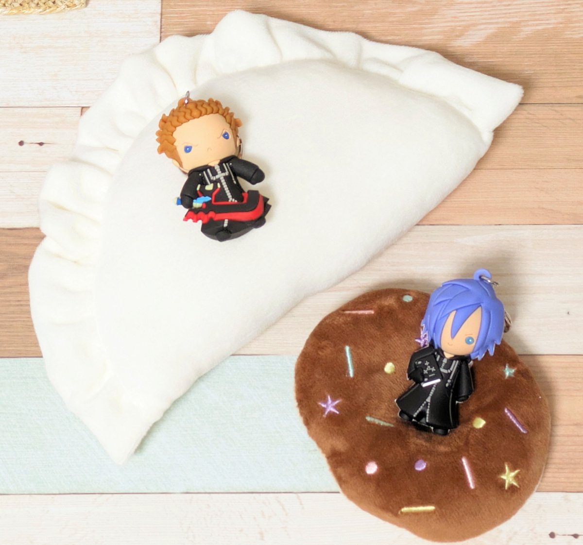 mu__huu's tweet photo. ドールショップセリアで餃子🥟とドーナツ🍩買った https://t.co/a0qcSVlayK