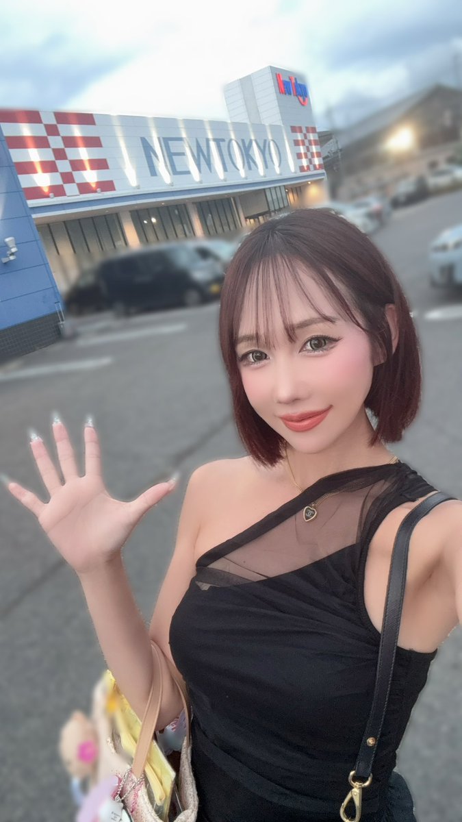 Mado8mado's tweet photo. ◤#ニュートーキョー若穂店 様◢ PR
実戦終了しました❕
本日はありがとうございました🙇‍♀️✨

今日は喰種でまさかの閉店コース🥹🎉
後半伸びてくれてめちゃくちゃ楽しめました(　߹꒳​߹ )✨✨✨
〖 本日投資644枚/回収3264枚 〗🎉
久々喰種でこんな出せた😭❤️‍🔥歓喜😭❤️‍🔥
私はじゅうぶん楽しませていただいたので
台は常連様へ☺️

●店内❯❯❯❯
東京喰種㊗️11000枚over🎉
喰種はどの台も内容⭕️でした☺️✨
その他、乙女5から直撃報告あり🗣💬
SAO IIも良き報告ありでしたがまだ伸びてない🥲
ジャグラーにもゴリゴリ📈✨
店内まだ埋もれてる気がする...🥺❤️‍🔥
【出玉状況】
🔥喰種❯❯❯❯㊗️11000枚over🎉3300枚over🎉
🔥禁書目録❯❯❯❯6400枚over🎉
🔥ヴァル2❯❯❯❯5600枚over🎉
🔥イーター❯❯❯❯4700枚over🎉
🔥戦コレ6❯❯❯❯2000枚over🎉
🔥転生❯❯❯❯2000枚over🎉
🔥マイジャグ❯❯❯❯3900枚/3300枚/3000枚
🔥ゴージャグ❯❯❯❯2000枚𝕖𝕥𝕔

ぜひ今からでも遊びに行ってみてください✨️
久しぶりの長野県とっても楽しかった♡
常連様とも沢山お話できて嬉しかったです🥰️遊びに来てくれた皆様もありがとう😊ニュートーキョー若穂店様、本日はありがとうございました✨🙏