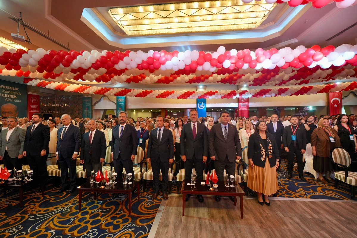 BBvolkanyilmaz's tweet photo. İlçe kongrelerimizin 2. etabı kapsamında Beylikdüzü ilçemizdeydik. 

Divan Başkanlığını üstlenen MHP MYK Üyesi Sn. Cüneyt Göz'e, Divan üyeleri MHP İstanbul İl Yönetim Kurulu Üyesi Sn. Av. Mustafa Oğuz'a ve Sn. Nejdet Kaya'ya değerli katkılarından dolayı teşekkür ederim. 

Kongre salonumuzu varlıklarıyla şereflendiren tüm dava arkadaşlarıma şükranlarımı sunarım. 

Beylikdüzü ilçe kongremiz hayırlı, uğurlu olsun.