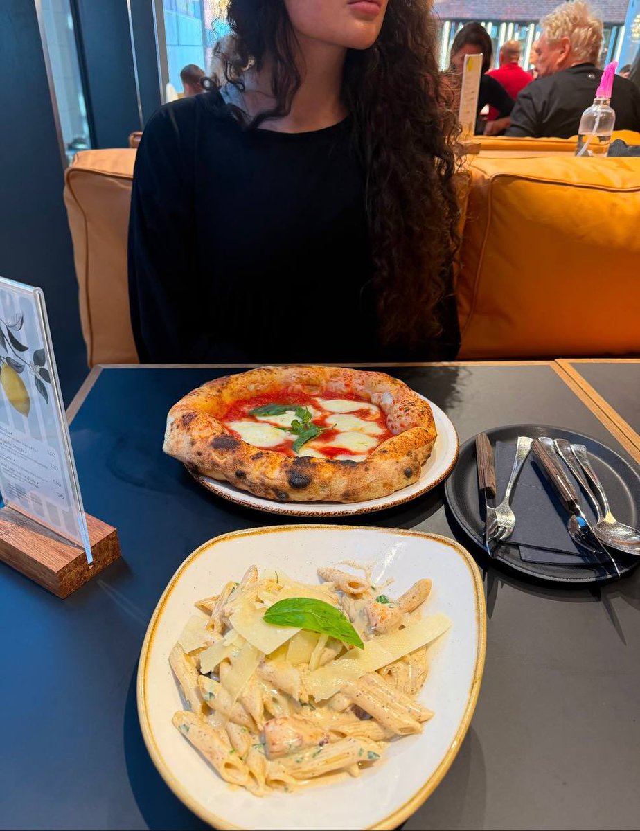 SavTakesSavings's tweet photo. Jeden Tag findet sich ein neuer Alman Knecht der mein Essen bezahlen darf

 ( es wurde schon bezahlt von einer anderen Missgeburt aber ist mir egal 💔) https://t.co/fbUr22jRgE