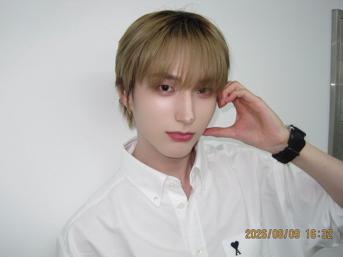 XODIAC_MEMBERS's tweet photo. [#범수] 

기분 좋은 일요일! 📸💜

#XODIAC #소디엑 #BEOMSOO #범수 https://t.co/a9Keg6K5UU