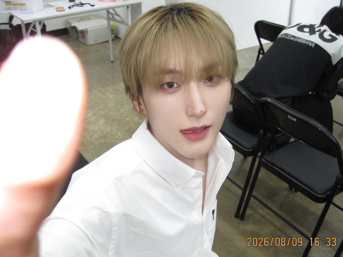 XODIAC_MEMBERS's tweet photo. [#범수] 

기분 좋은 일요일! 📸💜

#XODIAC #소디엑 #BEOMSOO #범수 https://t.co/a9Keg6K5UU
