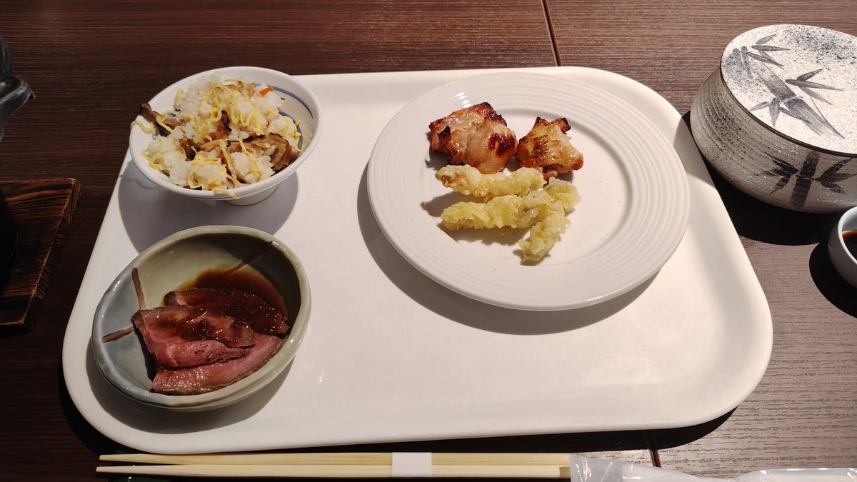 nafujii's tweet photo. 晩飯だっ！
今日はニクがあるぞ。
やっぱりニクの日はサイコーだなっ！ https://t.co/faHlIVWcqD
