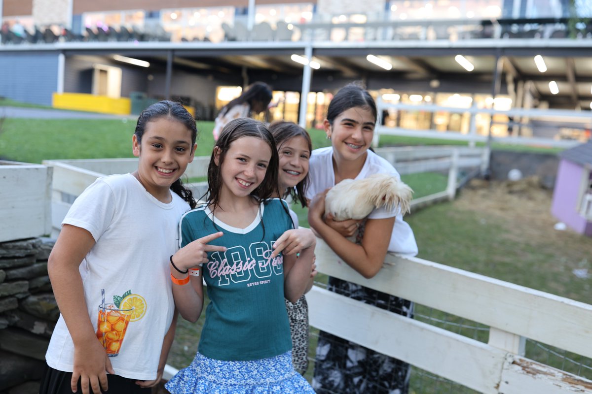 Kars4kids's tweet photo. Our zoo runs 365 days a year so campers can have moments like these all summer long. 🐰
#TheZone #CampLife https://t.co/YndwdksqI5