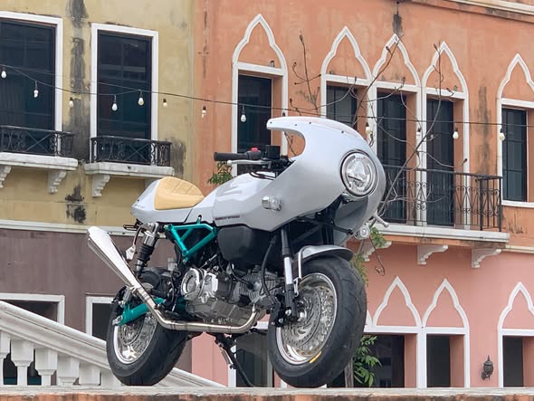 8ftWeekend's tweet photo. MONKEY SMART (125cc) by Note. ドカティの名車ポールスマートのMONKEY125で再現。完成度の高さで話題になっています。GTAXELが総代理店として販売しています。現車もありすぐに納品可能です。お問い合わせはこちら
https://t.co/K0VfjYixeb
#Monkey #paulsmart #Ducati https://t.co/rpxnpIiSom