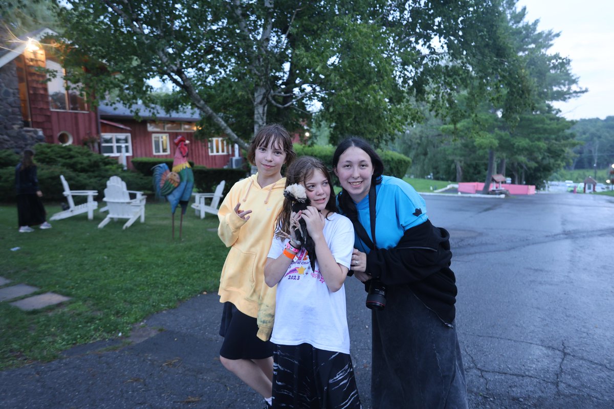 Kars4kids's tweet photo. Our zoo runs 365 days a year so campers can have moments like these all summer long. 🐰
#TheZone #CampLife https://t.co/YndwdksqI5