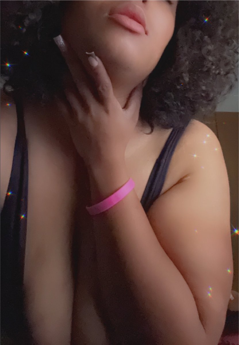 QueenGork54's tweet photo. Add some spice to ur thyme and follow me on #fansly you won’t be disappointed #FEMDOM look for Miss.velvet https://t.co/at0LotyKIg