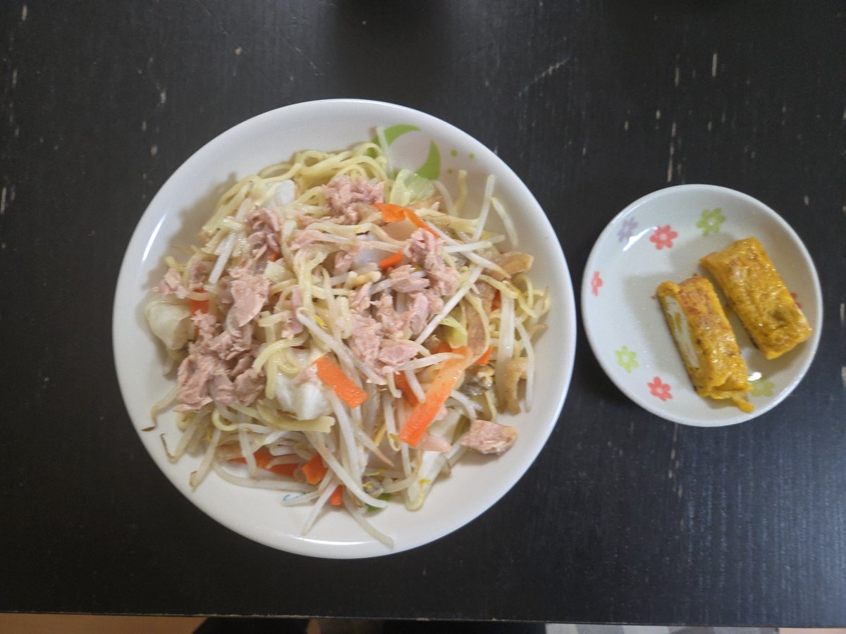 Kaippi037's tweet photo. 今からご飯食べます
明日から仕事行けば休みだ https://t.co/m5tTAAoYGy