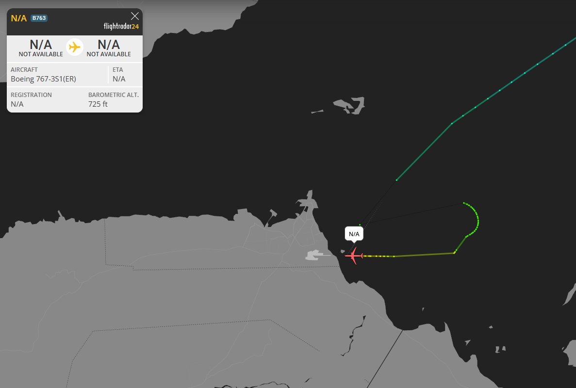 EGYOSINT's tweet photo. 🇺🇸🇩🇯 About 2hrs ago, the U.S. Embassy in Djibouti warned of an aircraft in distress in Djiboutian airspace, advising people to avoid the area around Chabelley Airfield.

The aircraft was likely a USTRANSCOM-chartered Boeing 767-300 N640GT, which made at least one low-altitude turn before landing.