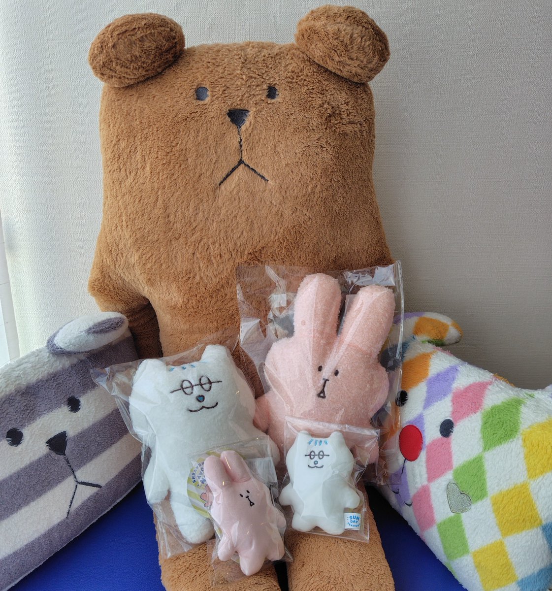 micotter's tweet photo. @nichiten954 意外と大きいキーホルダー頑張ってぶら下げるアラフィフおばさんですがなにか https://t.co/FoxmWdvx6P