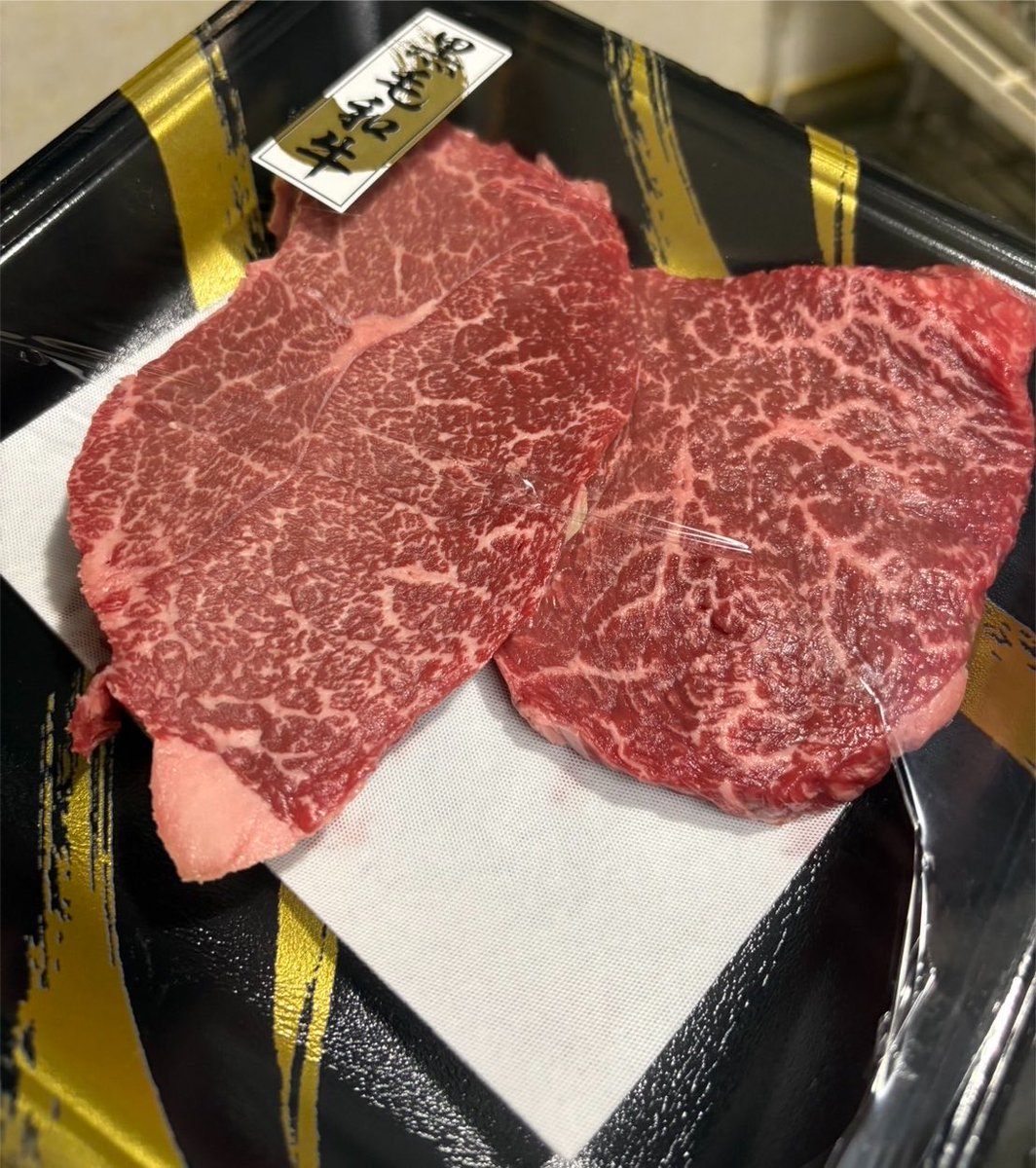 nicoice0403's tweet photo. 今日は贅沢に黒毛和牛🐮 https://t.co/MoZ83an2sU