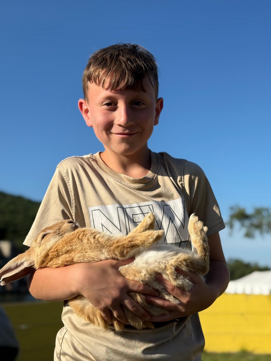 Kars4kids's tweet photo. Our zoo runs 365 days a year so campers can have moments like these all summer long. 🐰
#TheZone #CampLife https://t.co/YndwdksqI5