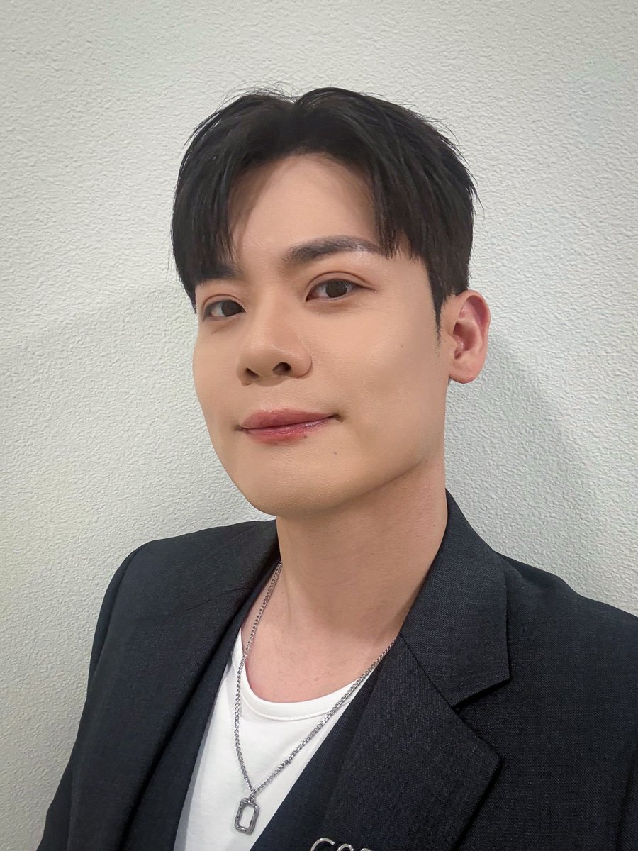 official_lapoem's tweet photo. KBS1 <열린음악회>

채훈이 피처링으로 참여했던
박주원 님의 'My Confession'부터
라뷰가 너무 좋아해 주신
'Open Arms', 'All by Myself'까지

채훈의 노래 축복이 끝이 없네😇

채훈으로 가득했던 주말 행복하셨길 바라며
시원하고 좋은 밤 되시길 바랄게요🏝

#LAPOEM #라포엠 #열린음악회
#유채훈 #YouChaehoon