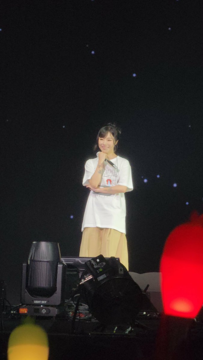 marbeachxz's tweet photo. si wheein bias ko pero di siya pumunta sa side namin :(( I LOVE MY POOKIE SO SO SO MUCH! https://t.co/YUxMx27LEf