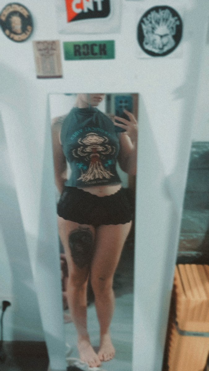 littlevulpex's tweet photo. 🌋 https://t.co/0Neeo3YO6p