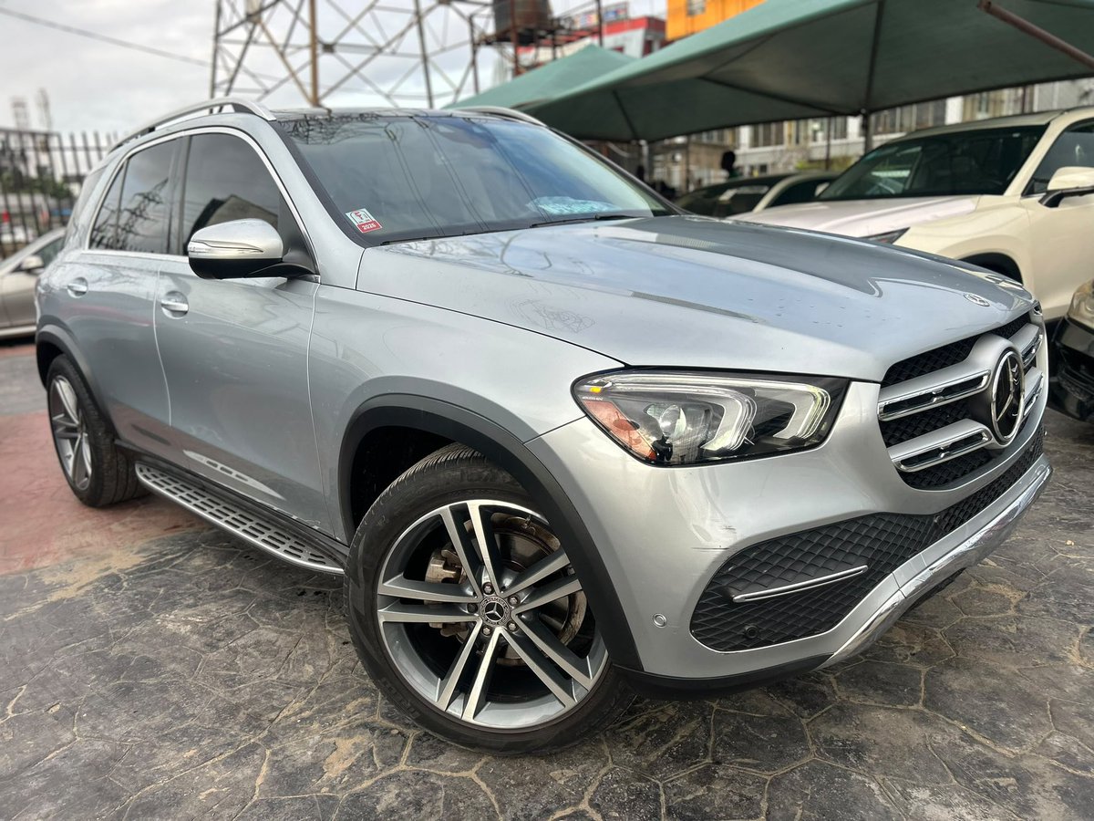 SammieLaolu's tweet photo. I have this Mercedes Benz GLE 350 (2022) for sale. I bought it 5 months ago but don’t have need for it again. I can do N47,000,000 million and if you get me a buyer give you N1,000,000 million. Pristine condition and Completely Accident free. WhatsApp 0818 344 0000 #mercedesbenz #gle350