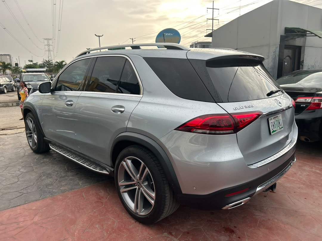SammieLaolu's tweet photo. I have this Mercedes Benz GLE 350 (2022) for sale. I bought it 5 months ago but don’t have need for it again. I can do N47,000,000 million and if you get me a buyer give you N1,000,000 million. Pristine condition and Completely Accident free. WhatsApp 0818 344 0000 #mercedesbenz #gle350