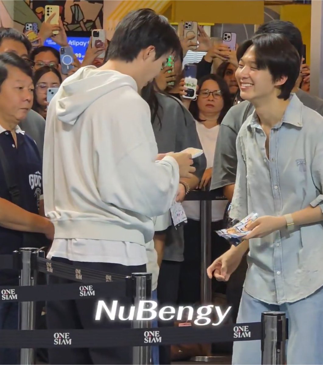 urmyshelterr's tweet photo. look at nunew, all smiles and little giggles while looking at zee, he loves him so much 😭🫵🏻 https://t.co/HNhO7UM0Ca