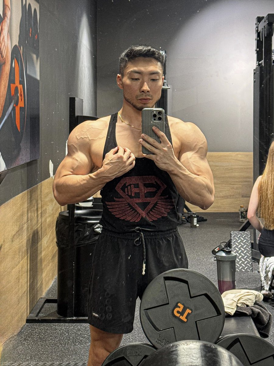 大会5週前ベンチプレス 105kg 6repでベスト更新 来年中には120kg扱える