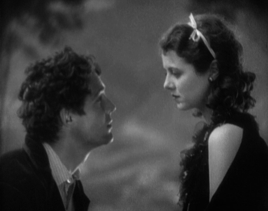 manuelsanbai's tweet photo. "Siempre llevas esa máscara... para esconder el alma que llevas dentro." Street angel. 1928. F. Borzage. #CharlesFarrell https://t.co/ggQm4JyxLu