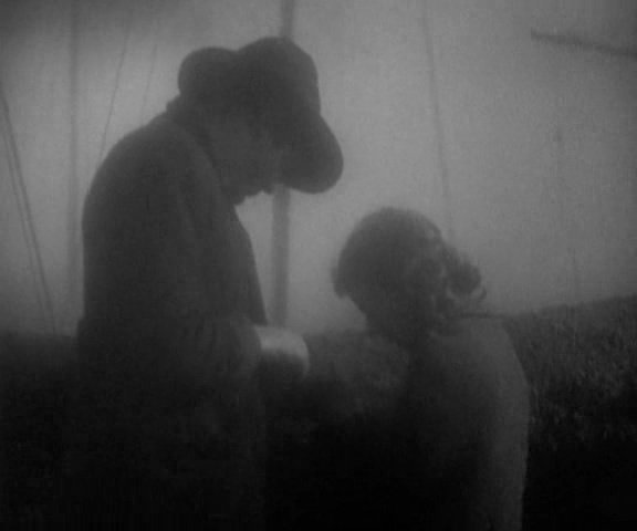 manuelsanbai's tweet photo. "Siempre llevas esa máscara... para esconder el alma que llevas dentro." Street angel. 1928. F. Borzage. #CharlesFarrell https://t.co/ggQm4JyxLu
