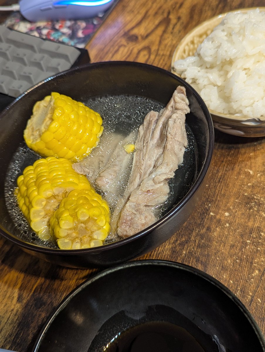 senami_DP's tweet photo. インターネットで見た食べ物だけ作る化け物です https://t.co/5HJJ7GGuZn