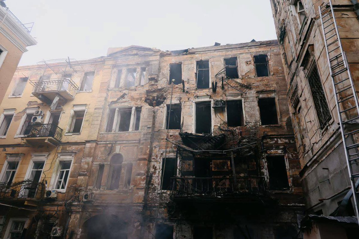 ospreyinsight's tweet photo. More photos of Odessa's historic center following a large-scale rocket and drone attack. https://t.co/NlHvOMGMt6