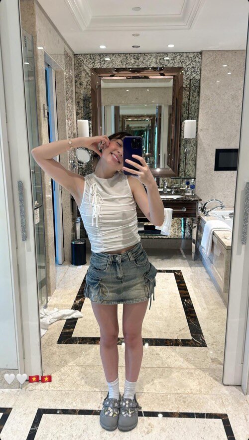 SakuraG00ner's tweet photo. Sak in a skirt 🤤 https://t.co/MGTUpVX2XU