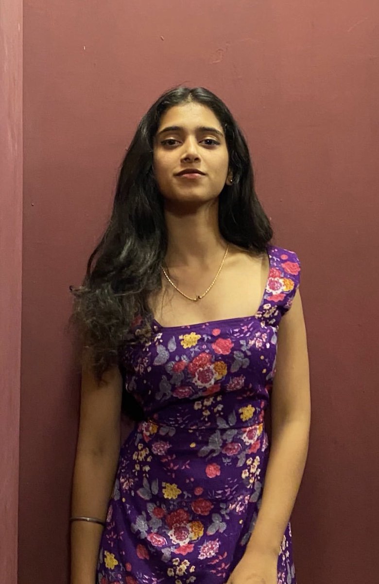 shrutikayadu2's tweet photo. Ivala madila thooki vechinu mooka kadichi moonja nakki apdiye thooki pidichi en poola iva koothi ullara soruvura apo iva kannu apdiye soruvum.. apo deep ah lip kiss adichine mela keela mela keela ni ivala thooki thooki okkanum.. kaama Sugathula sinunguva.. https://t.co/xyPsxPTm74