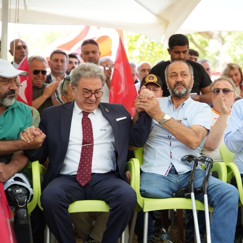 DailyTurkst's tweet photo. “Bacığım kesilecekse siz kesin komutanım!” https://t.co/exVcOZyKYF