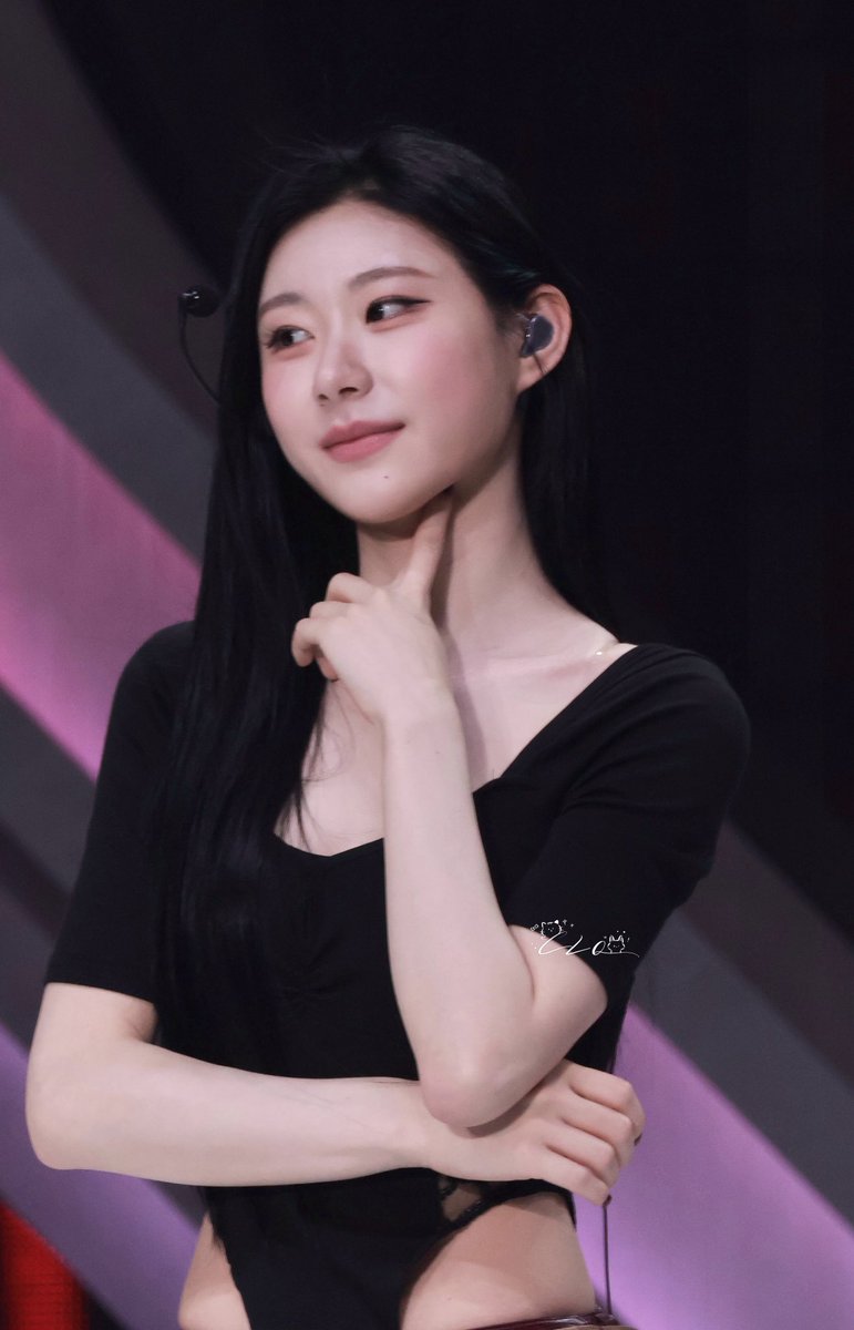 CL01623829's tweet photo. 🦊

#itzy #CHAERYEONG 
#채령 #있지 https://t.co/jllQELrjoa