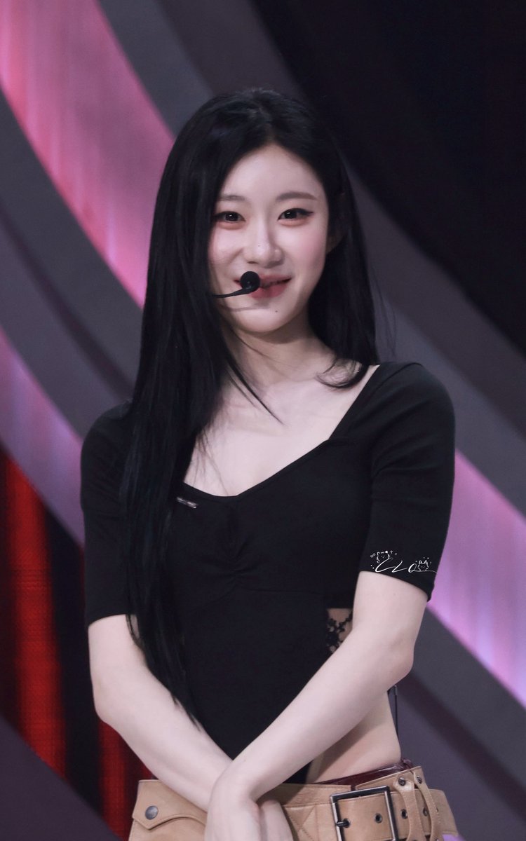 CL01623829's tweet photo. 🦊

#itzy #CHAERYEONG 
#채령 #있지 https://t.co/jllQELrjoa