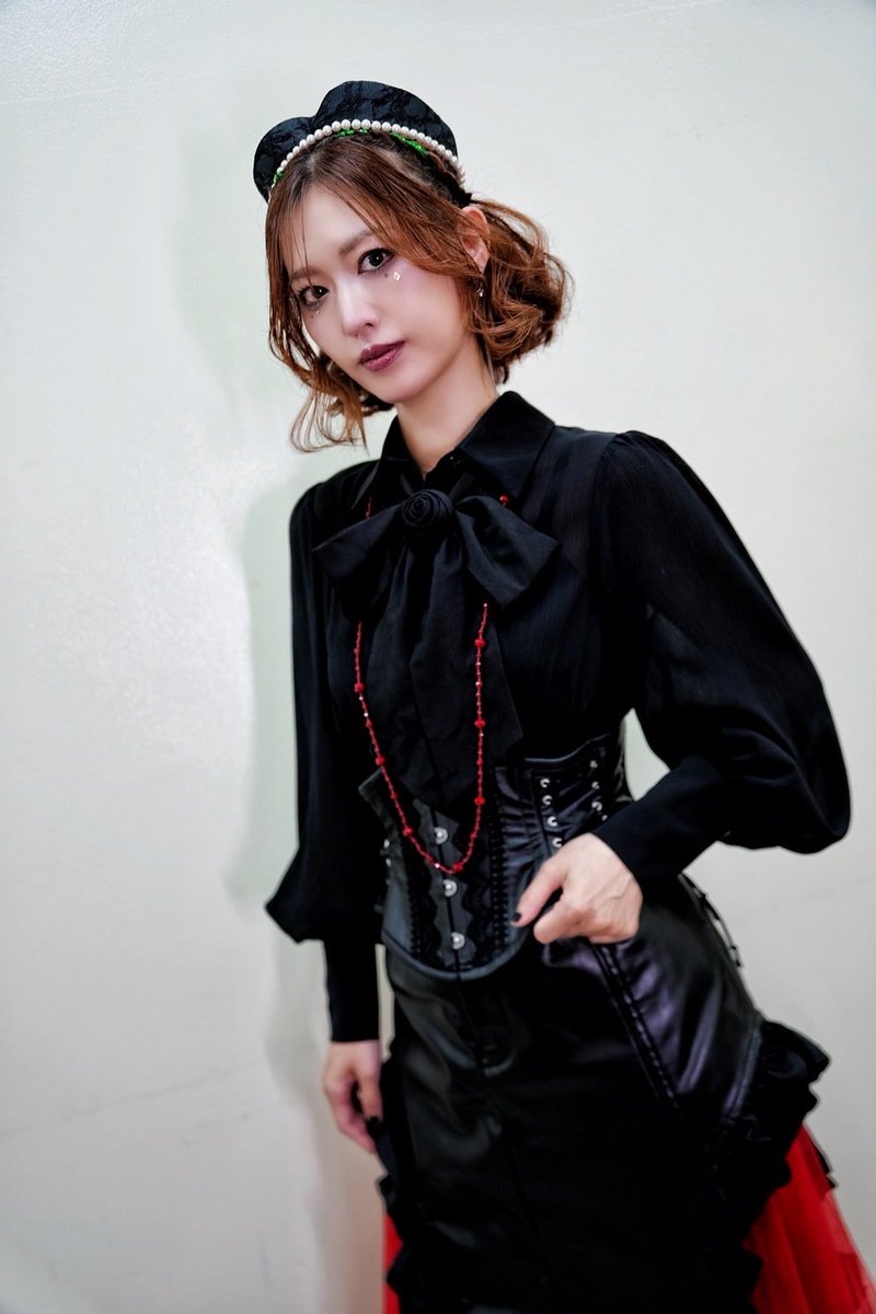 shoko_mochiyama's tweet photo. 熱い熱いLIVEが終了！！
今年も変身させてもらいました🧙‍♀️💄

Newアルバム私もたくさん参加してますのでぜひ聴いてください🎹

📸 @Lestat_cm_pro 

#喜多村英梨 https://t.co/w9CqtvdZC6