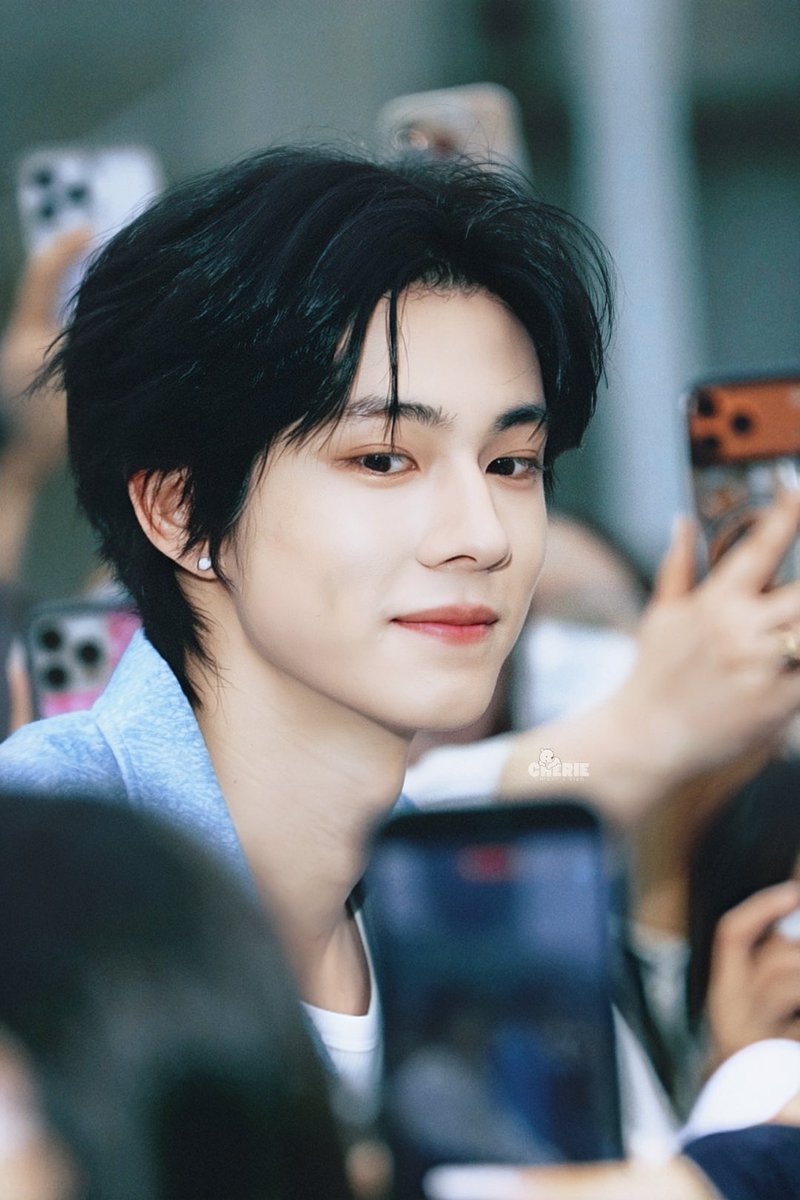 diary_yixiao's tweet photo. วันนี้สุดหล่อของมี๊สดใสจังเลย 😘🤏🫳🏻

       ‧₊˚🖇️ #OLLIE #刘天跃 #奥利  ⊹♡ https://t.co/ocNCqfJ6Cq