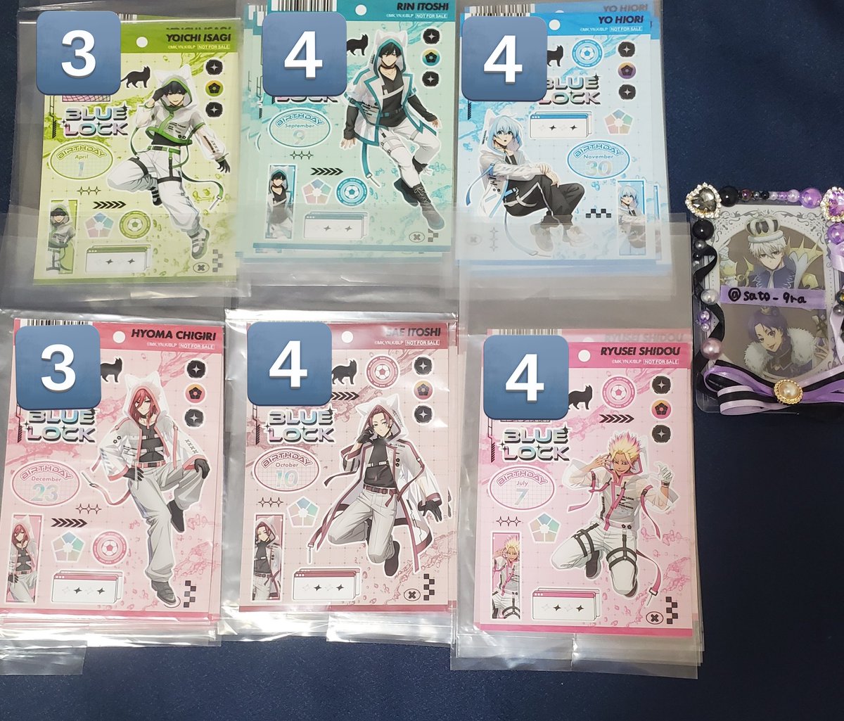 sato_9ra's tweet photo. 【交換 譲渡】ブルーロック ブルロ アニメイト フェア クリアカード 店舗 特典 Cyber cat ブロマイド 

譲:潔 凛 千切 冴 氷織 士道
求:➀ブロマイド 
②クリアカード 
凪、玲王同数（➀は凪+1）

または異種凪、玲王か250円/枚+送料 

③アクリルコースター 定価+送料 

種類別にキャラ毎まとめて優先 https://t.co/r8703Ju6Du