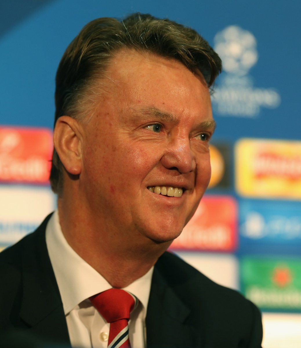 LigadeCampeones's tweet photo. 😍 𝑳𝒆𝒚𝒆𝒏𝒅𝒂 𝒅𝒆 𝒍𝒐𝒔 𝒃𝒂𝒏𝒒𝒖𝒊𝒍𝒍𝒐𝒔 💪

🎈¡Feliz cumpleaños, Louis Van Gaal! 

#UCL https://t.co/ZBi8KM0xdC