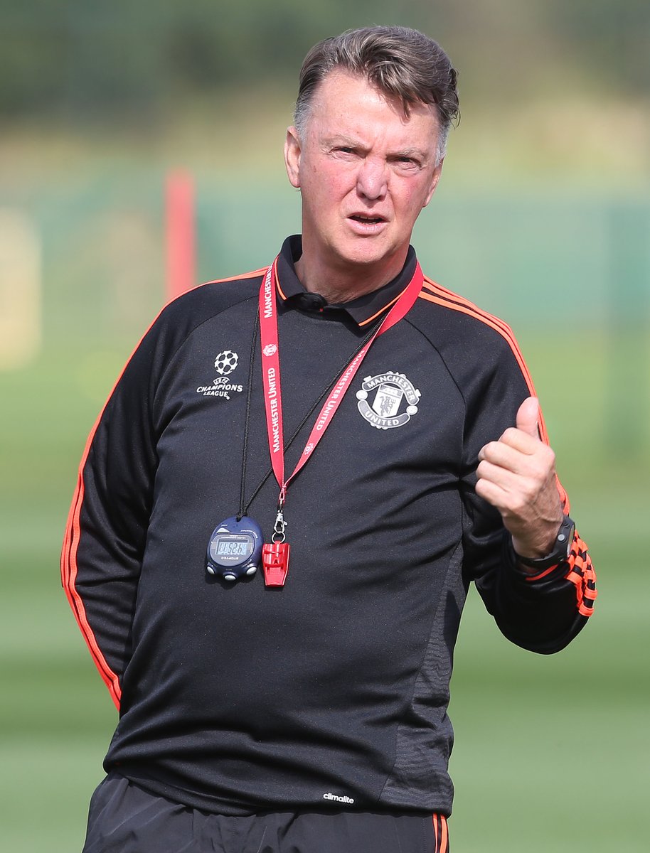 LigadeCampeones's tweet photo. 😍 𝑳𝒆𝒚𝒆𝒏𝒅𝒂 𝒅𝒆 𝒍𝒐𝒔 𝒃𝒂𝒏𝒒𝒖𝒊𝒍𝒍𝒐𝒔 💪

🎈¡Feliz cumpleaños, Louis Van Gaal! 

#UCL https://t.co/ZBi8KM0xdC