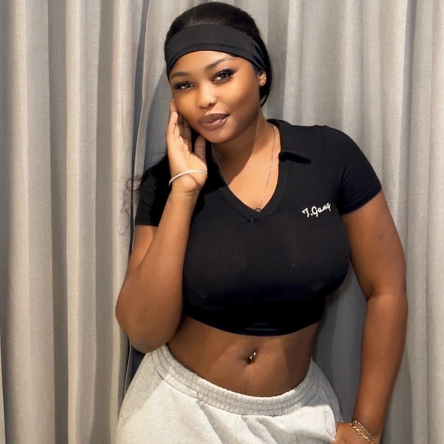 afiaTrice2001's tweet photo. Happy Sunday loves ♥️🤭 https://t.co/sJBrqxrBEN