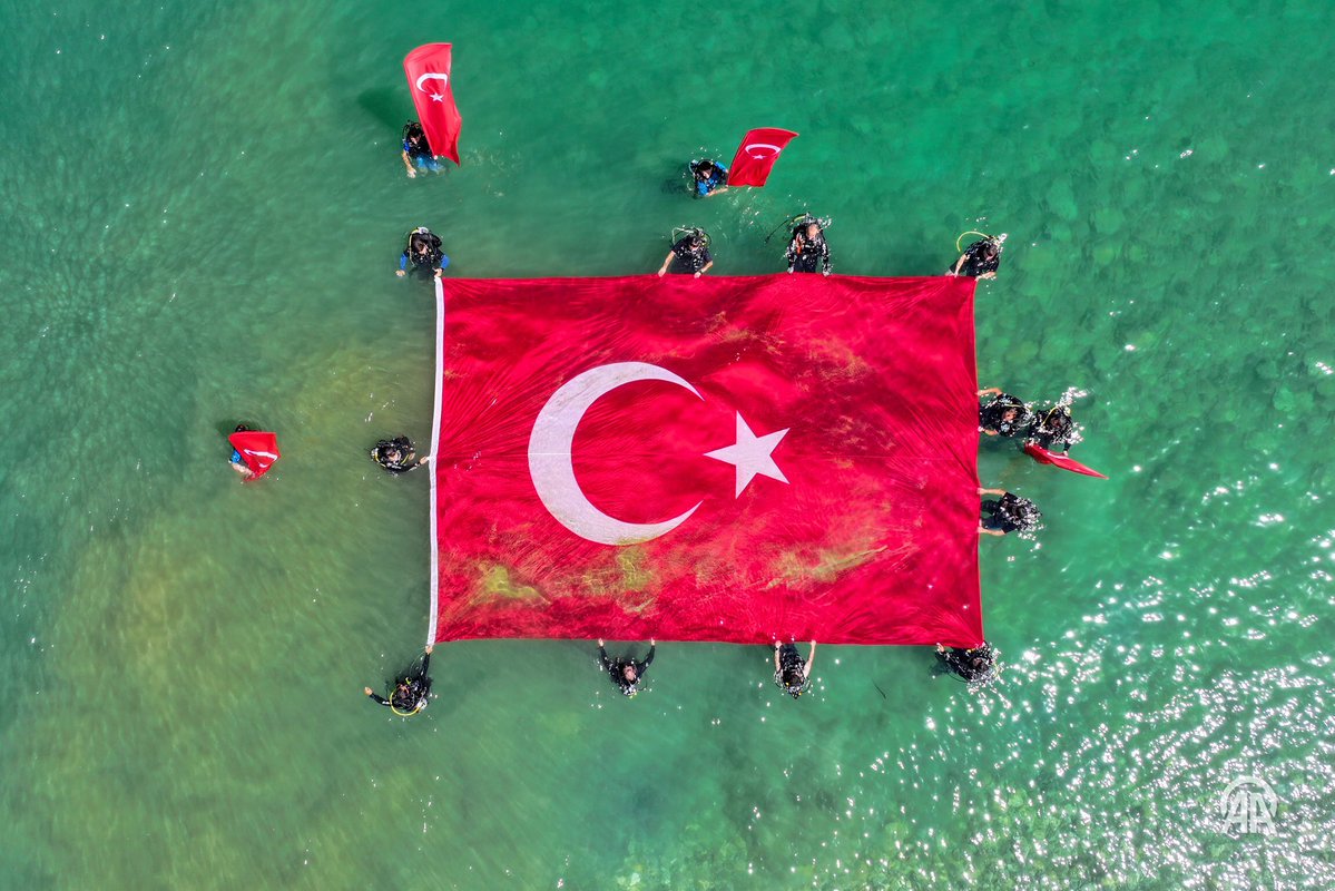 hamzasgnc's tweet photo. 12. Van Denizi Su Sporları Festivali’ne Yönetim Kurulumuzla birlikte katılım sağladık. 🌊

Şehrimizin sosyal hayatına renk katan bu güzel organizasyonda emeği geçen herkese teşekkür ederiz.

@tcvanvaliligi @GSB_Van https://t.co/R10c2OcvhR