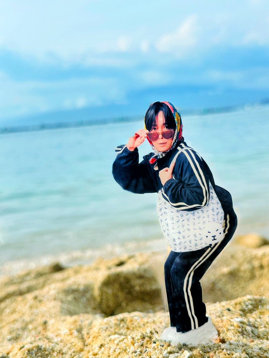 RIDDLEyh's tweet photo. げろりんと海デート🤮💚
@Gero2525 
#推し活
#お忍びひろき
#Gero
#夏休み https://t.co/EJO9slKy3a