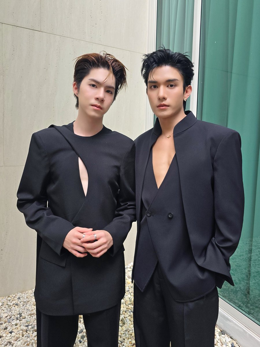 DomundiTV's tweet photo. “เน็ต” @netsiraphop และ “เจเจ” @jj_rcp ร่วมงานประกาศรางวัล NAKARAT AWARDS 2026 ✨

#NakaratAwards2026xNetJJ https://t.co/jihSDdpzw6