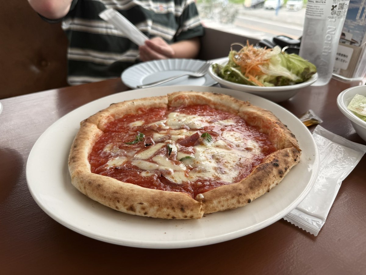 utinotororo's tweet photo. 🚌💨🍕 https://t.co/d1Mfvh0Q12