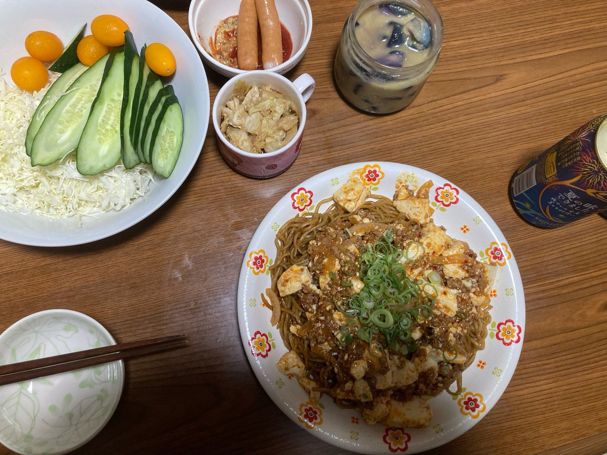 52yuukarasu's tweet photo. 本日の夕飯🍽️
麻婆焼きそば
サラダ
ナスの辛子麹漬け
昨日の残り https://t.co/DaALEtA2xZ